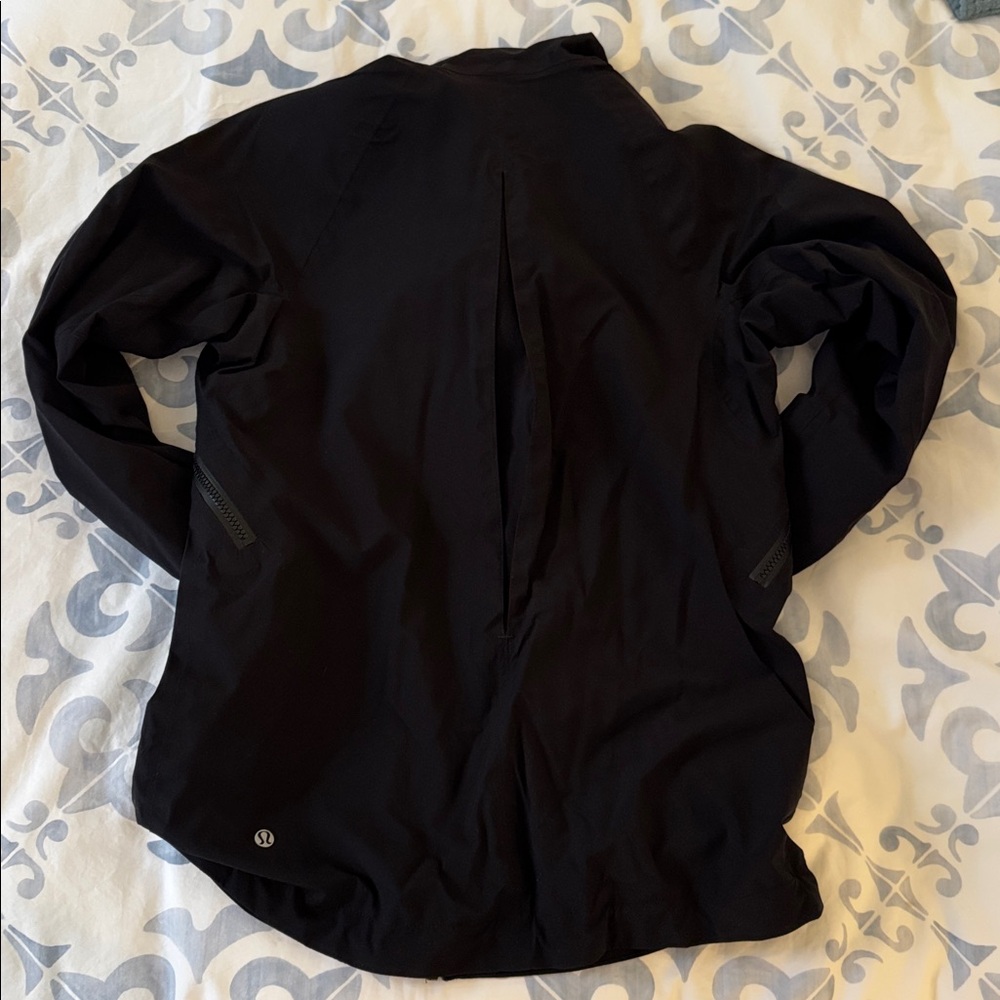 Lululemon rain coat - Picture 6 of 6